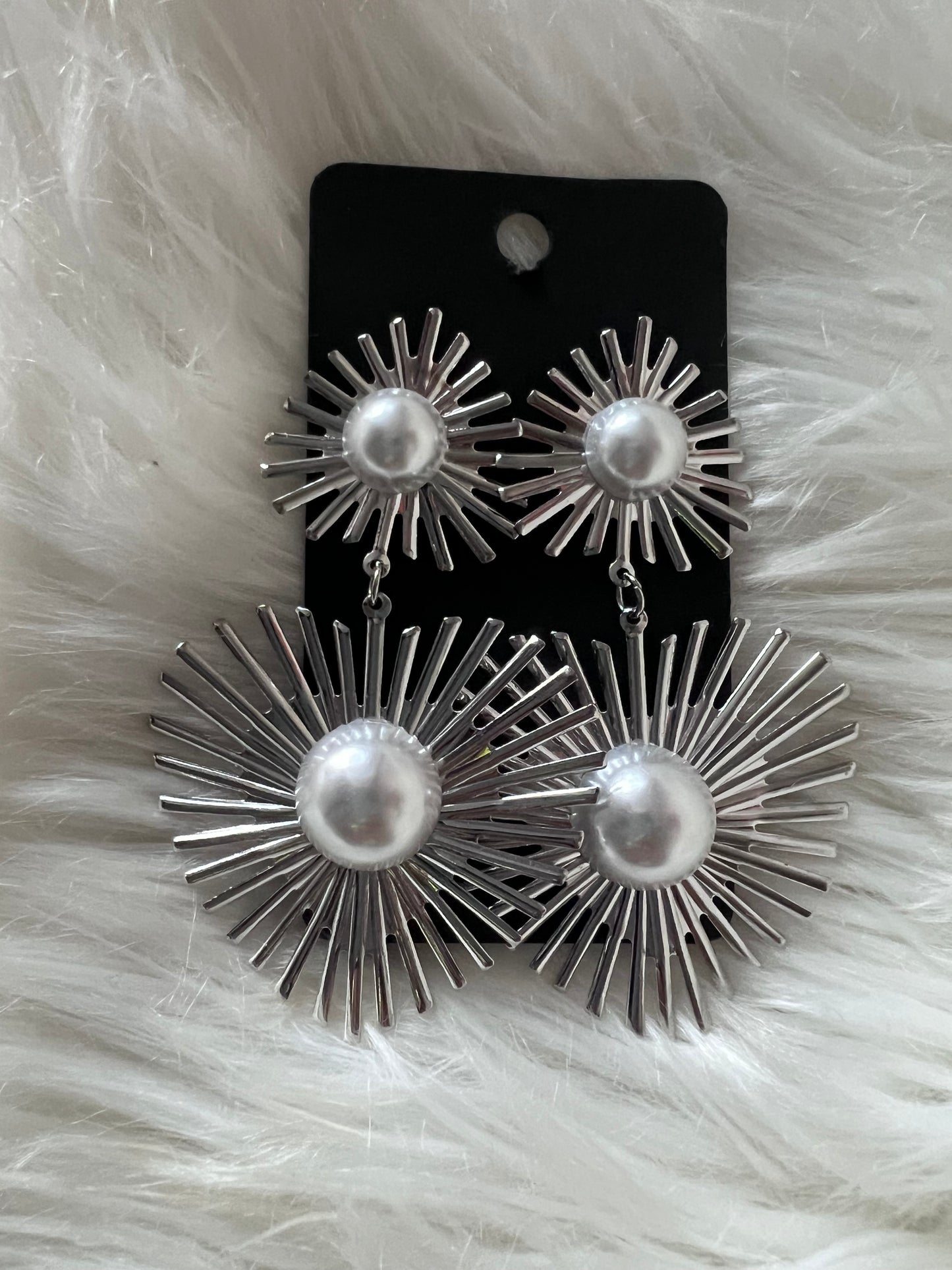 Silver Bomb Pearl Earrings