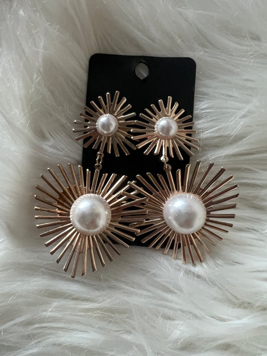 Gold Bomb Pearl Earrings